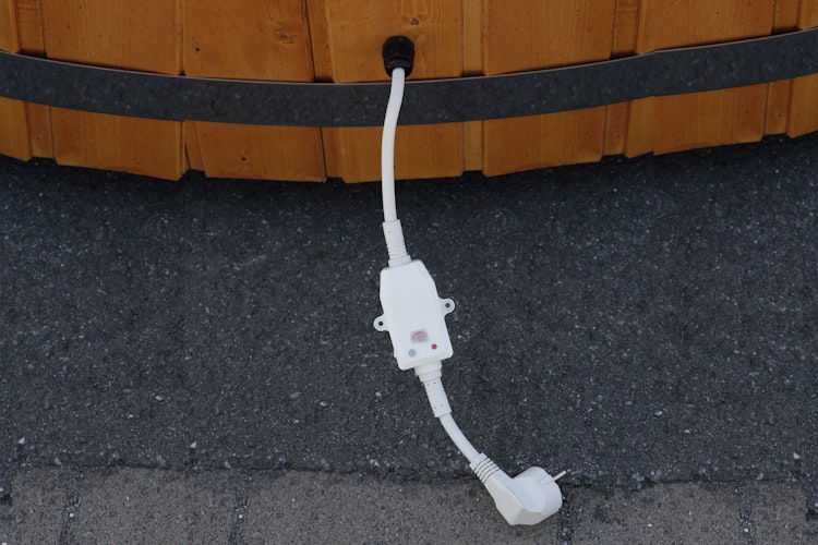 Wolff Finnhaus Badebottich Hot Tub Typ 5 Ø 225 cm mit Acrylwanne, Massagesystem, Luftsprudelsystem & LED-Beleuchtung