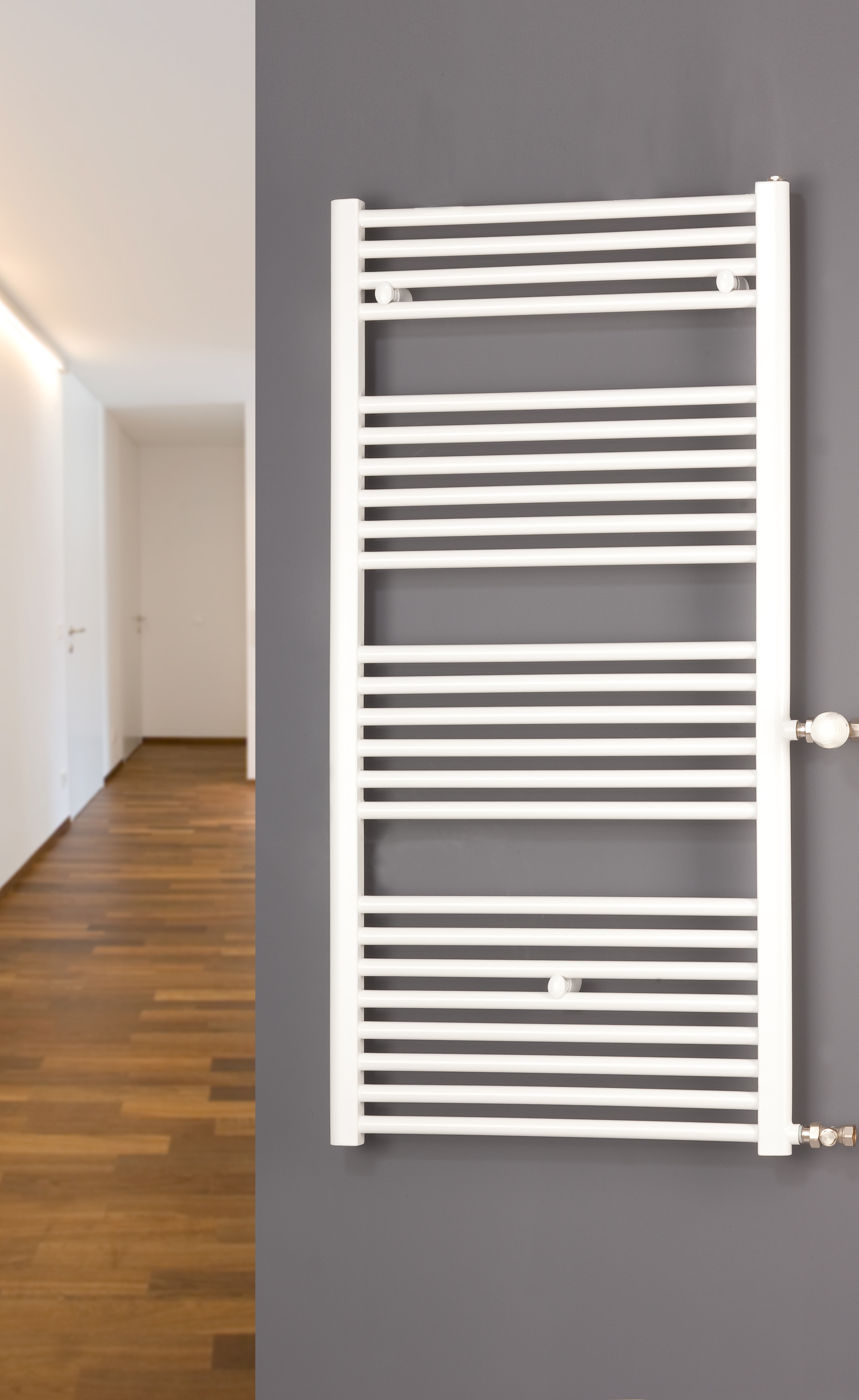 Thumbnail - Ximax Badheizkörper HEKTOR-SA H: 1838 mm B: 600 mm T: 30 mm weiss RAL 9016 NA 500 mm