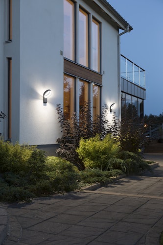 Konstsmide LED Wandleuchte Asti, anthrazit, opalfarbenes Acrylglas (7273-370)