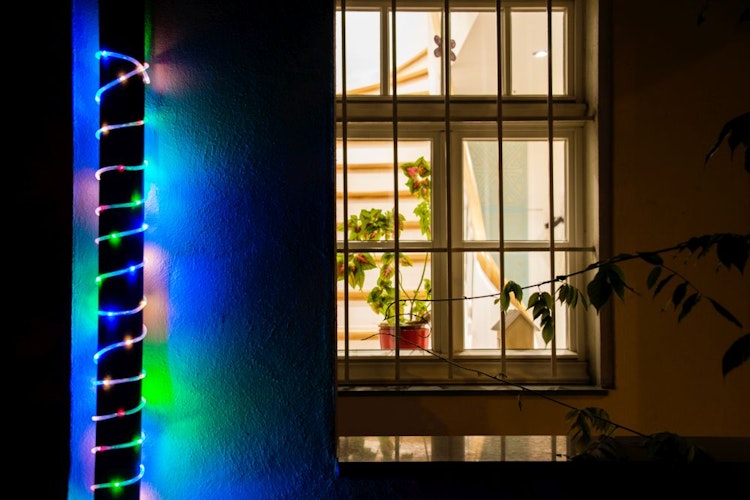 Konstsmide Weihnachtsbeleuchtung  LED Mini Lichterschlauch 10m 130 bunte Dioden