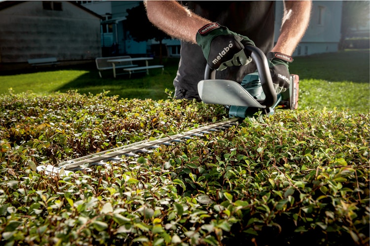 Metabo Akku-Heckenschere AHS 18-65 V