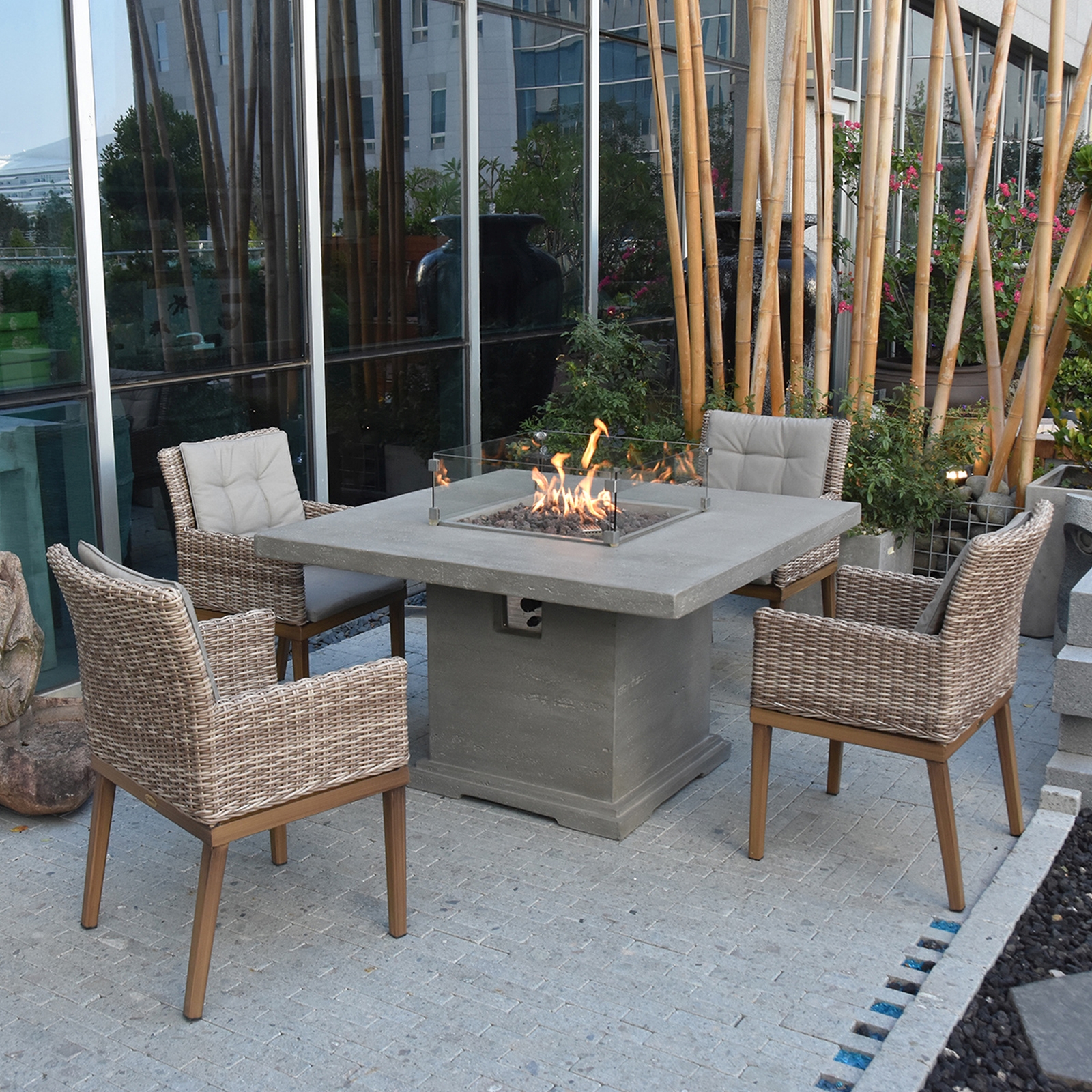 Gardenforma Gas Feuerstelle Birmingham aus Faserbeton in Betonoptik, grau