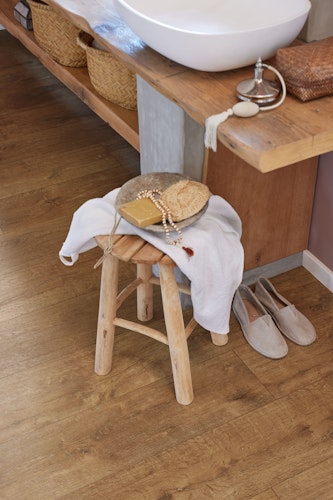 MEISTER Designboden MeisterDesign. flex DD 400 1290 x 216 x 5 mm 6949 Stieleiche cognac Porensynchron-Struktur