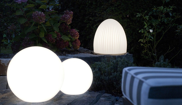 8 seasons design LED-Kugelleuchte Shining Globe (WW), verschiedene Größen und Farben