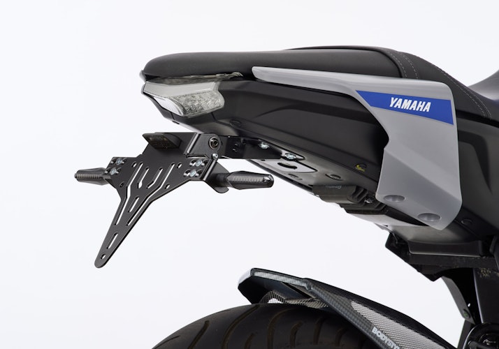 PROTECH V-SHAPE Kennzeichenhalter SET mit Reflektor und Beleuchtung Alu & Stahl Schwarz für YAMAHA MT-125