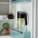 WMF Nuro Wasserkaraffe mit Griff, 1 l, schwarz