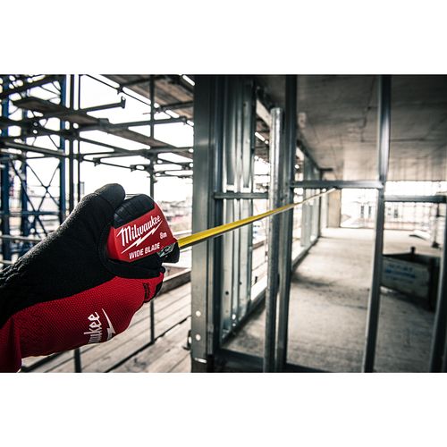 Milwaukee Premium-Bandmaß breit 8 m magnetisch, 35 mm breites Band 4932499209