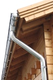 Wolff Finnhaus Aludachrundrinne SD bis 1000 cm mit 2 Fallrohren Wolff Finnhaus Aludachrundrinne SD bis 1000 cm mit 2 FallrohrenZubehörbild