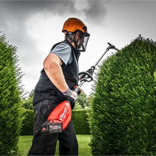 Milwaukee M18FHETE27-802 M18 FUEL™ Akku-Stabheckenschere 267 cm 4933492911 