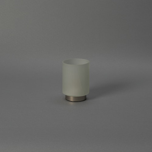 Konstsmide Weihnachtsbeleuchtung LED Kerze, mattes Glas, silberner Sockel, dimmbar, batteriebetrieben, 1,8m USB Kabel