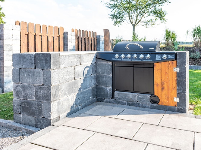 Diephaus Mauerstein ANTIK GEK. BASALT 42/21/14 CM 72/DBP