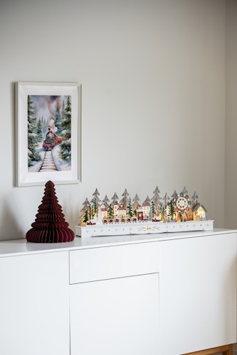 Konstsmide Weihnachtsbeleuchtung LED Holzsilhouette Weihnachtsdorf, batteriebetrieben