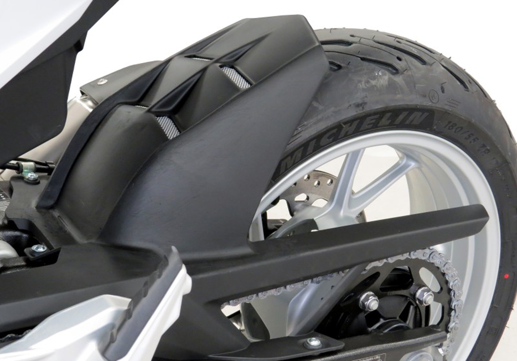 BODYSTYLE Raceline Hinterradabdeckung ABS Kunststoff Carbon Look für BMW F 900 R, F 900 XR