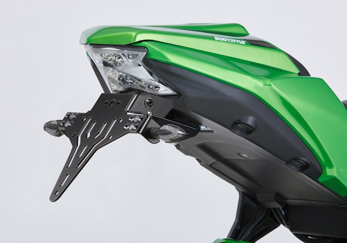 PROTECH V-SHAPE Kennzeichenhalter Alu & Stahl Schwarz für KAWASAKI Ninja 650, Z650