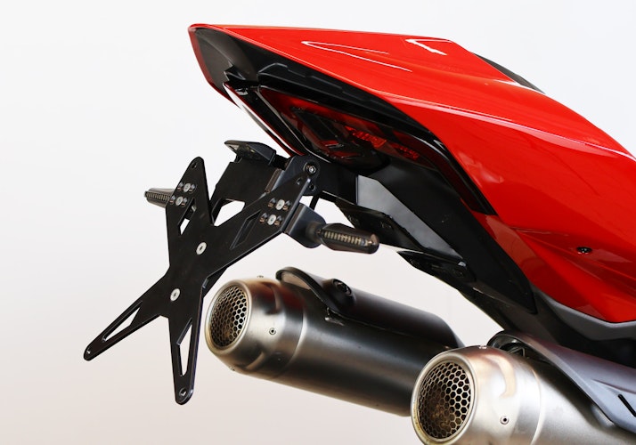 PROTECH X-SHAPE Kennzeichenhalter SET mit Reflektor und Beleuchtung Alu & Stahl Schwarz für DUCATI Panigale V2/S, Panigale V4/S, Streetfighter V2/S