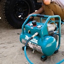 Vorschaubild Makita Akku-Kompressor AC001GZ