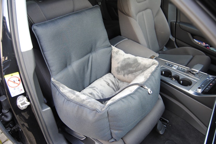 LEBON Siggi – Autobett Hundetransport