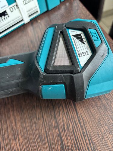 Makita Akku-Winkelschleifer DGA513RTJ B-Ware
