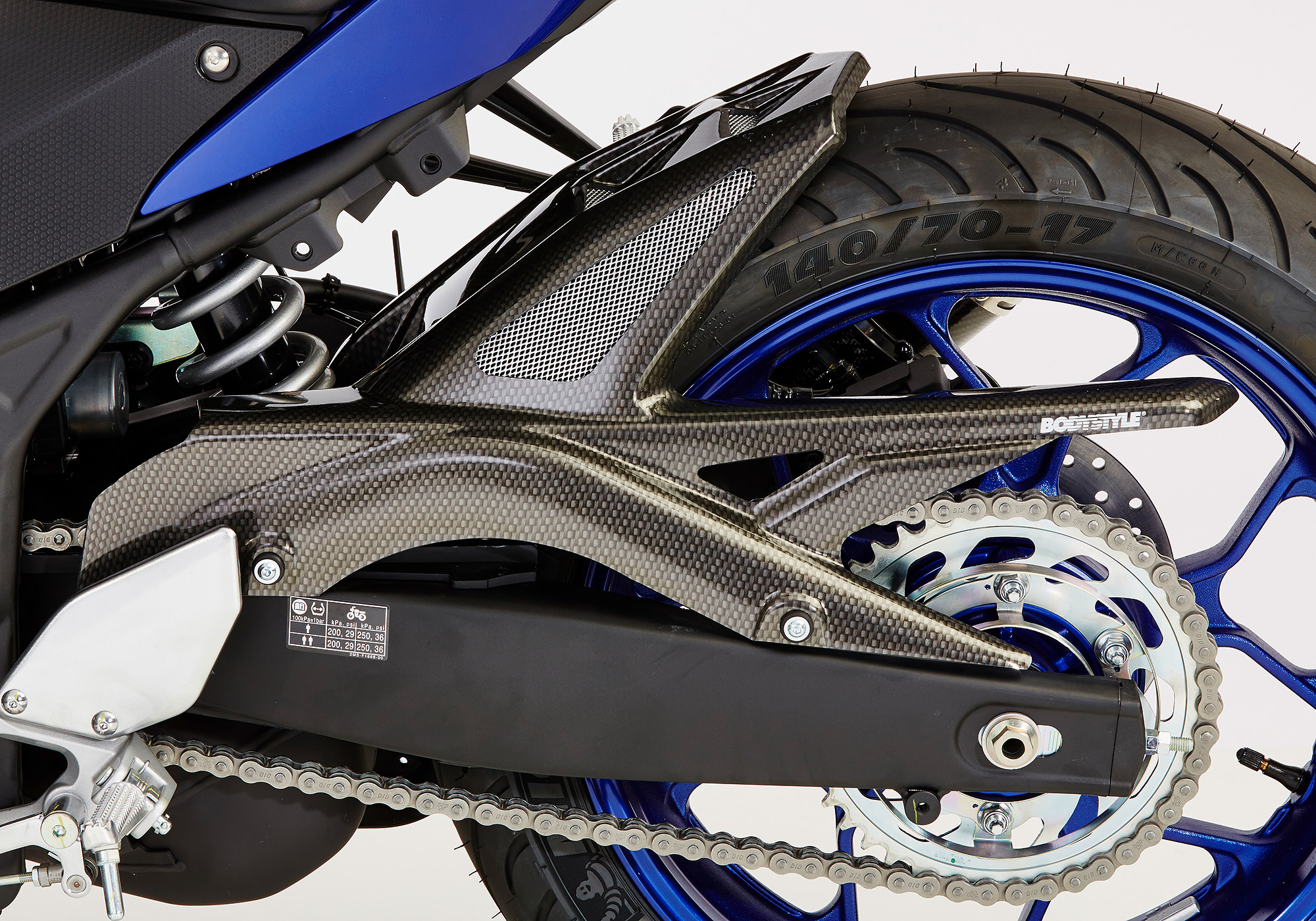 BODYSTYLE Raceline Hinterradabdeckung ABS Kunststoff Carbon Look für YAMAHA MT-03, YZF-R3