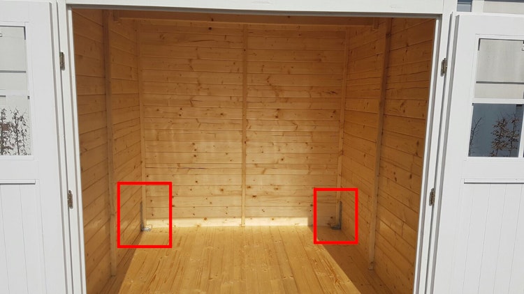 Zubehörset für Gartenhäuser bestehend aus 96 Feuchtigkeitspads und 4 Sturmwinkeln inkl. Befestigungsmaterial