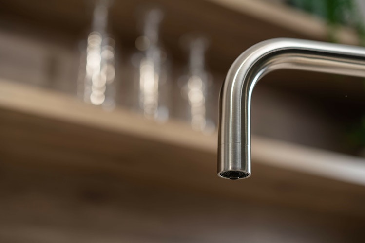 NIEDERDRUCK 3 Wege Wasserhahn Küchenarmatur, Edelstahl Massiv, 360° schwenkbarem N-Auslauf, Gebürstet