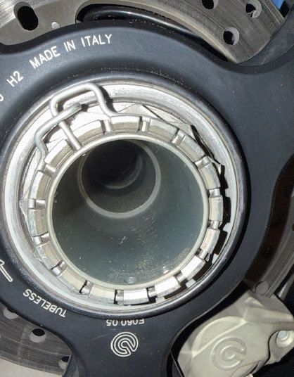 Ducati Austauschachse - Absatz in der Hinterachse deutlich erkennbar