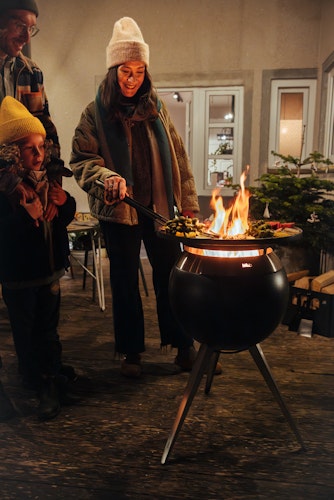 höfats MOON 45 Plancha-Grillset mit hohem Fuß