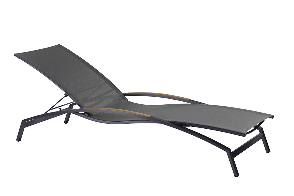 Diamond Garden Liege VALENCIA, Edelstahl Dunkelgrau / Sunproof Sling Schwarz/Silber / Teak-Armlehnen