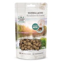 Vorschaubild WILDES LAND Katze 50g Knabberkissen Huhn und Lachs