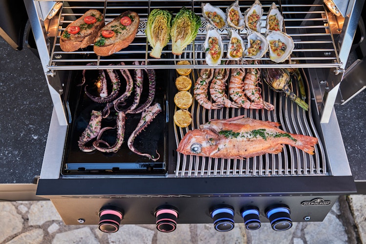 NAPOLEON Gasgrill 700-Series 32", Mattschwarz, Einbaugrill, inkl. Drehspieß