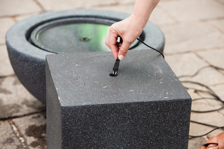 Heissner Gartenbrunnen-Sockel "Cube", granite color, 31x31x31cm (016611-09)
