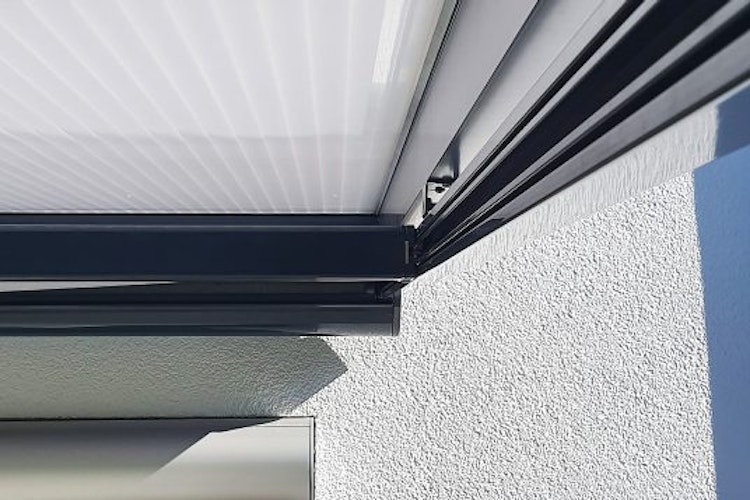 Gutta Unterdachmarkisen mit Motorantrieb für Terrassendach Premium