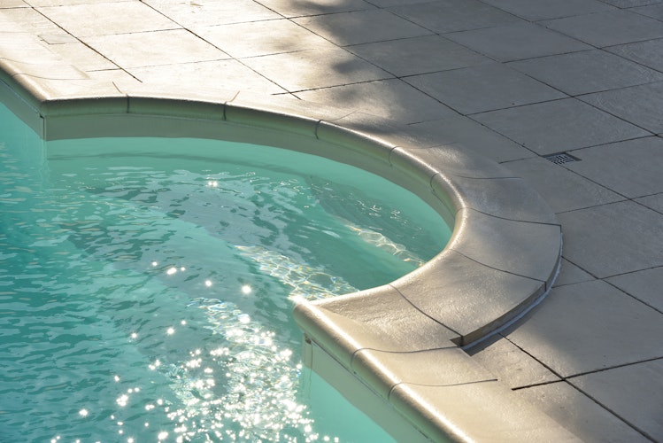 WESERWABEN® Pool- / Beckenrandsteine gewölbt - Solum