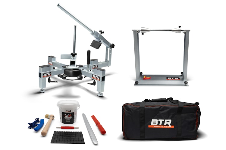 Reifenmontiergerät EVO2® mit Wuchtbock, Starterpaket und Tasche