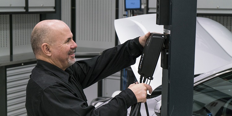 CTEK PRO25SE EU professionelles 12‑V Batterielade- und Stromversorgungsgerät 25 A