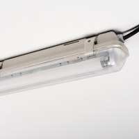 Shada  LED Leuchte mit LED Röhre IP65 1X7,5W 60CM 1100LM 4000K PF0,9 inkl. einstellbarem HF-Sensor PC Clips