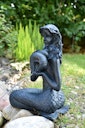Vorschaubild Heissner Teichfigur "Meerjungfrau mit Amphore", 39x26x54cm