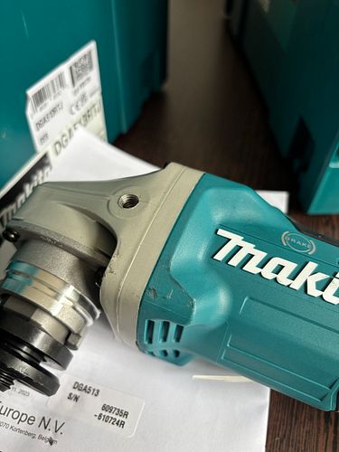 Makita Akku-Winkelschleifer DGA513RTJ B-Ware