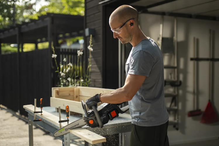 Husqvarna Aspire Akku-Motorsäge C15X-P4A 10"