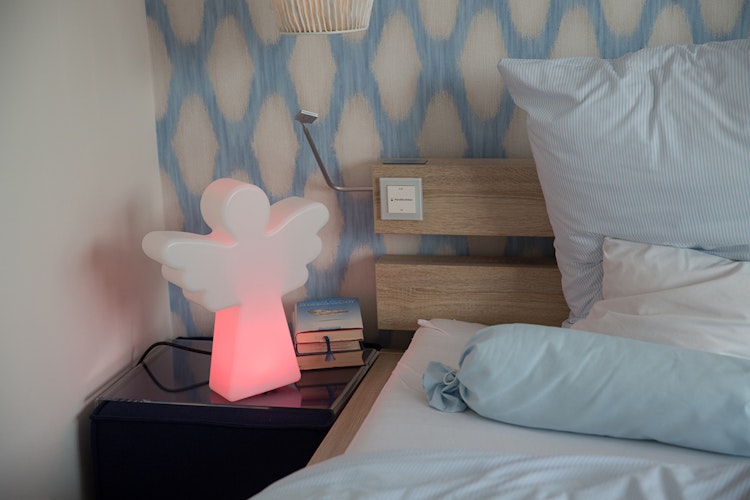 8 seasons design LED-Dekoleuchte Shining Angel (RGB)