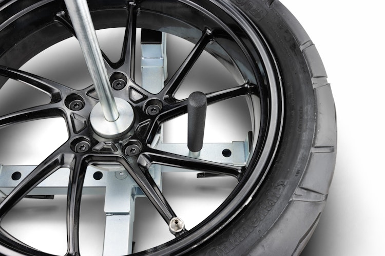 BTR Reifenmontiergerät EVO2® mit Wuchtbock und Starterpaket