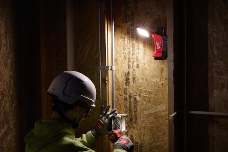 Milwaukee M12™ Multidirektionale Akku-Flutleuchte  4933500321