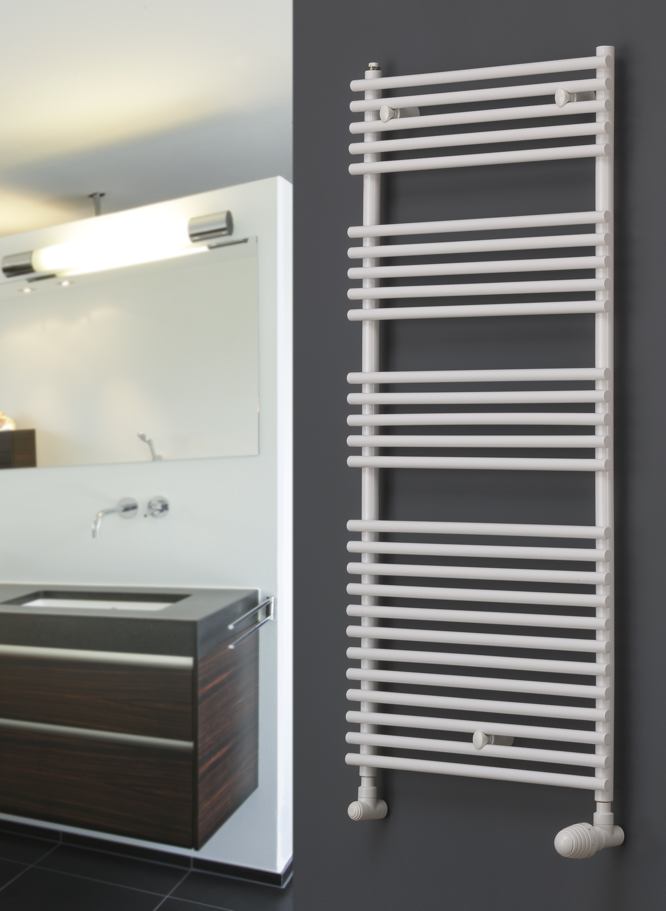 Thumbnail - Ximax Badheizkörper TEC H: 720 mm B: 580 mm T: 55 mm weiss RAL 9016