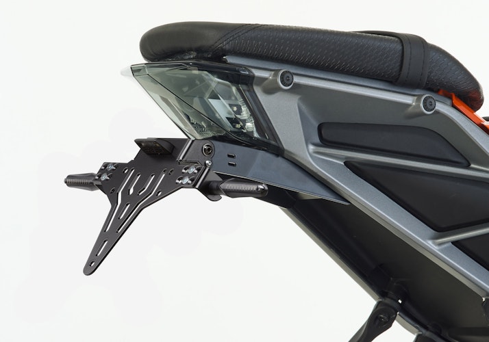 PROTECH V-SHAPE Kennzeichenhalter SET mit Reflektor und Beleuchtung Alu & Stahl Schwarz für KTM 390 Duke, 125 Duke