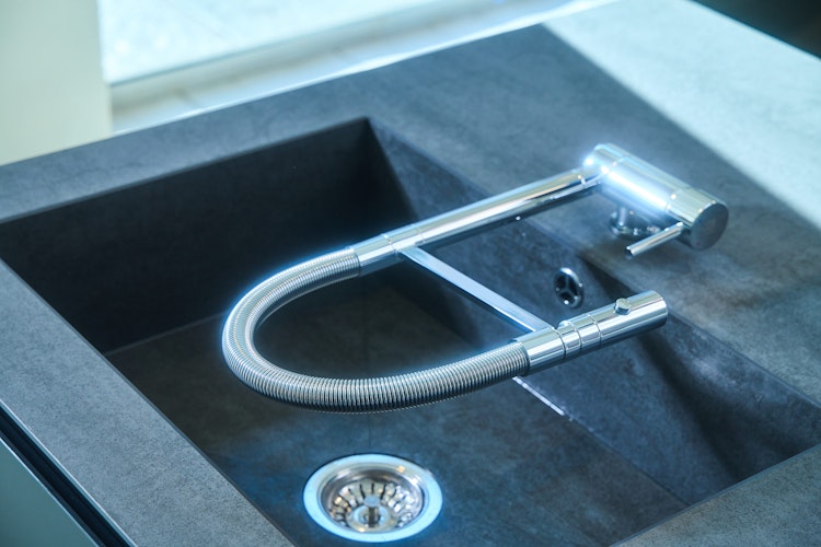 NIEDERDRUCK Wasserhahn Vorfenster Küchenarmatur, Umklappbar 6 CM, mit 360° schwenkbarem Auslauf, abnehmbare 2 strahl Handbrause, Verchromt / Türkis