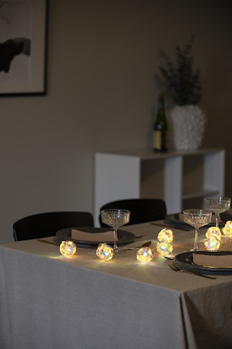 Konstsmide Weihnachtsbeleuchtung Dekolichterkette Kugeln 10 warmweiße LEDs in Kristalloptik, batteriebetrieben