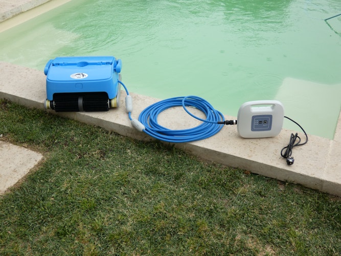 Summer Fun Orca 300 automatischer Bodensauger