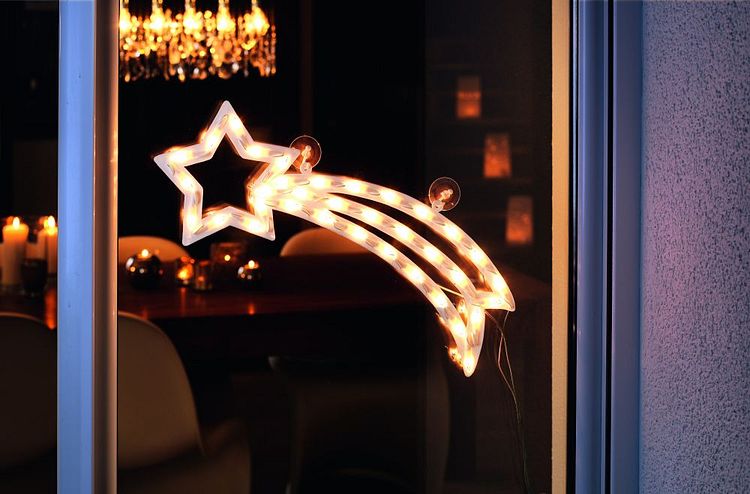 Konstsmide Weihnachtsbeleuchtung  LED Fenstersilhouette Komet 35 warmweiße Dioden