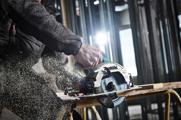 Makita Akku-Handkreissäge DHS660RTJ
