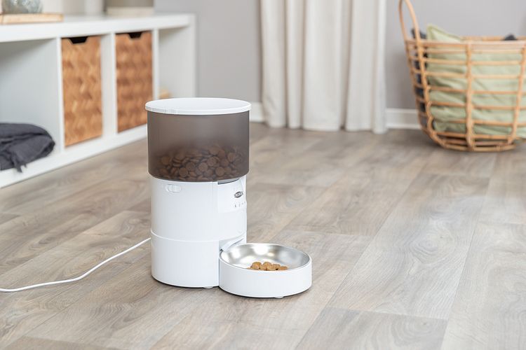 TRIXIE Futterautomat TX-S Smart 3.0L, 3 l/18 × 31 × 18 cm, weiß